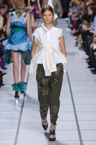 Look 7